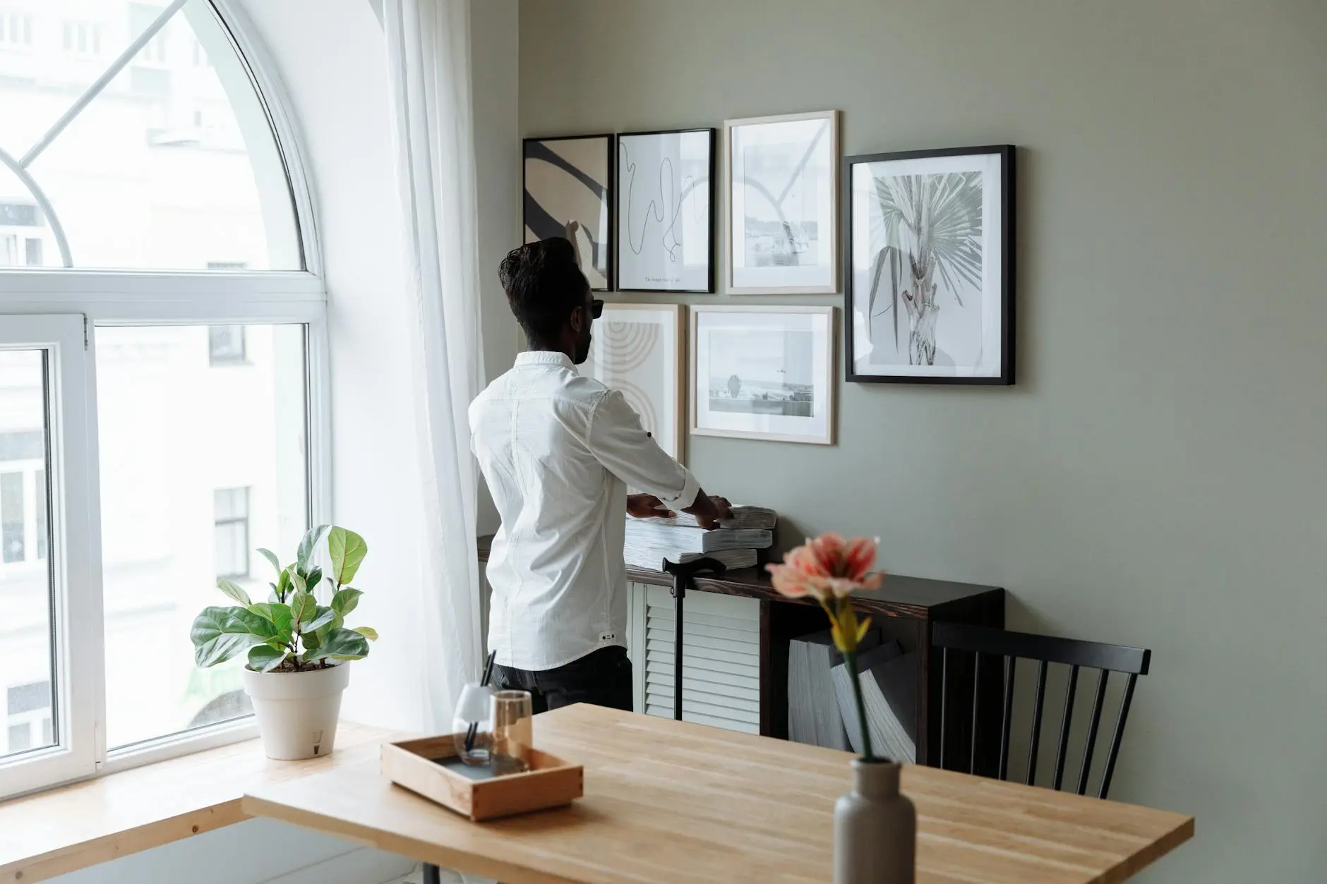 Transform Your Photos into Stunning Framed Prints Elevate your cherished memories with custom framed prints that transform ordinary photos into extraordinary wall art