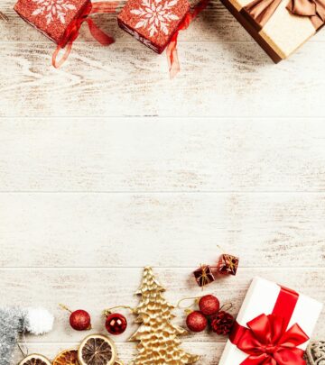What to Write in a Christmas Card: Perfect Holiday Greetings