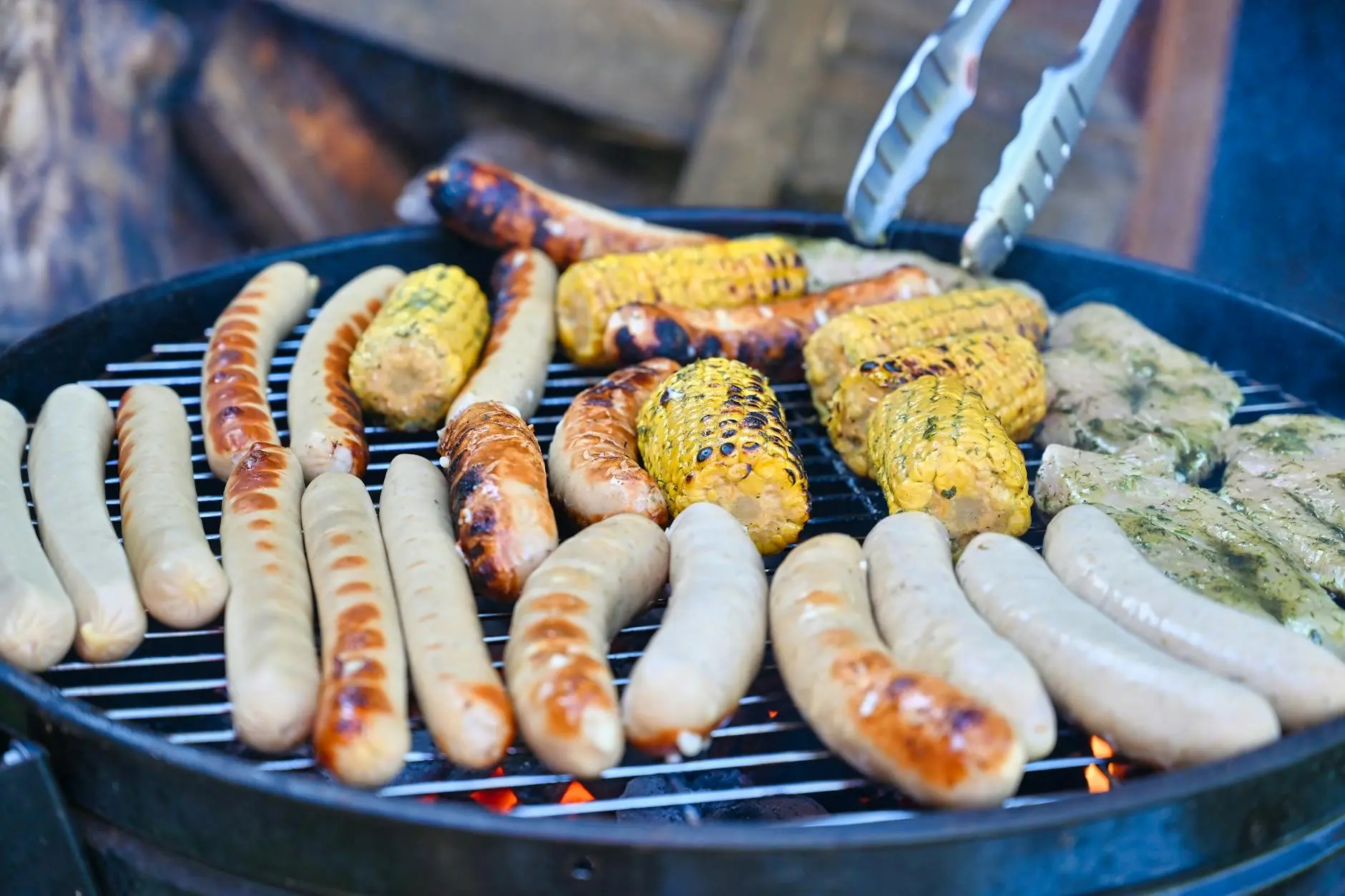 Master the art of perfectly cooked corn on the cob in just minutes with this microwave method