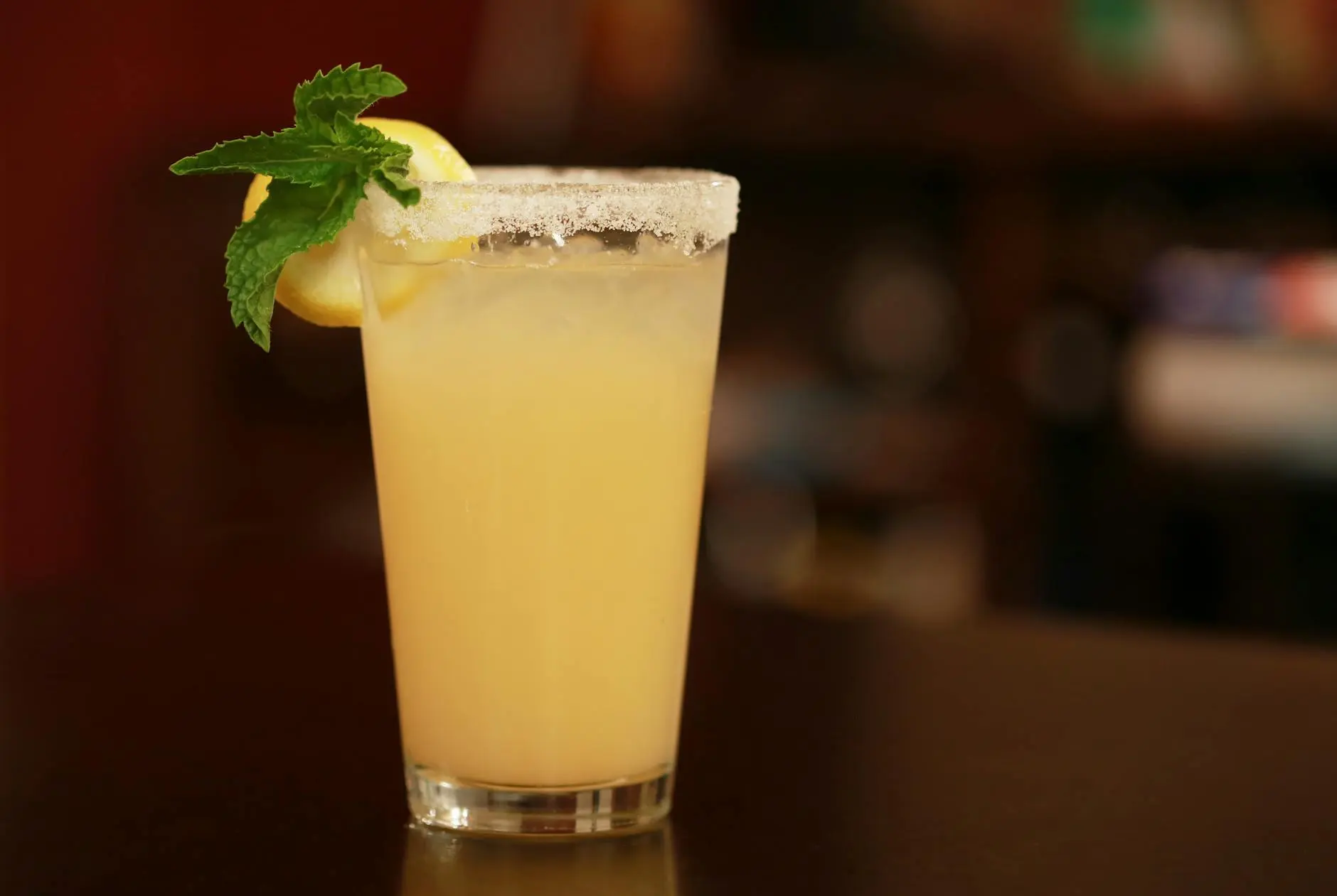 How Much Juice Is in One Lemon? A Complete Guide for Cooks Everything you need to know about juicing lemons, measuring, maximizing, and using every drop in your kitchen.