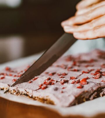 Simple White Cake: A Classic Recipe for Every Occasion