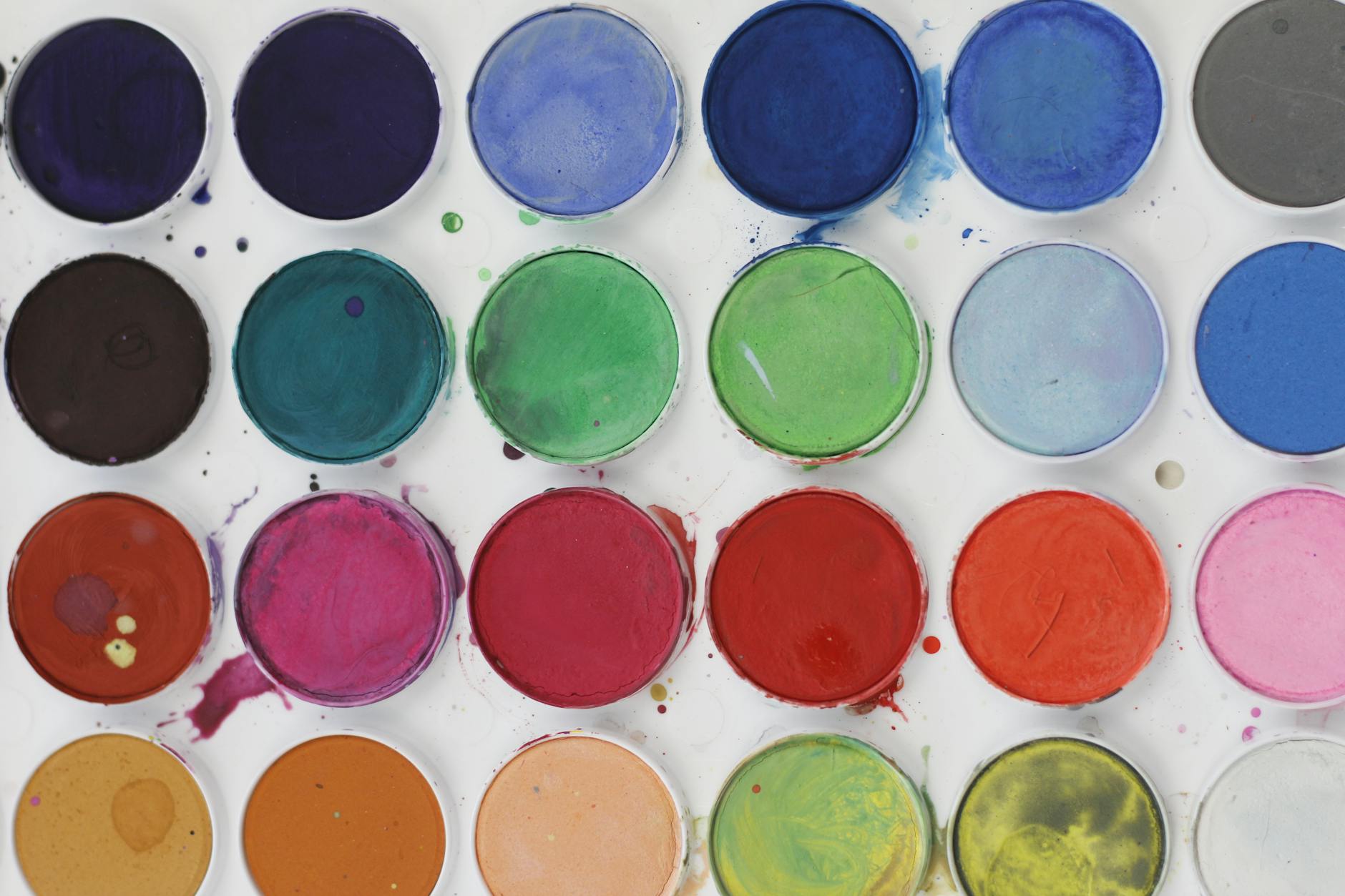 Understanding Warm and Cool Colors in Home Design Understanding Warm and Cool Colors in Home Design_image