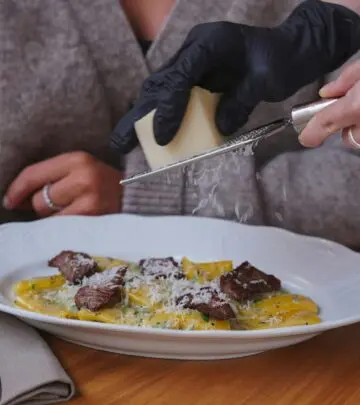 Velvety white sauce ready in minutes, bringing rich flavor to your pasta dishes!