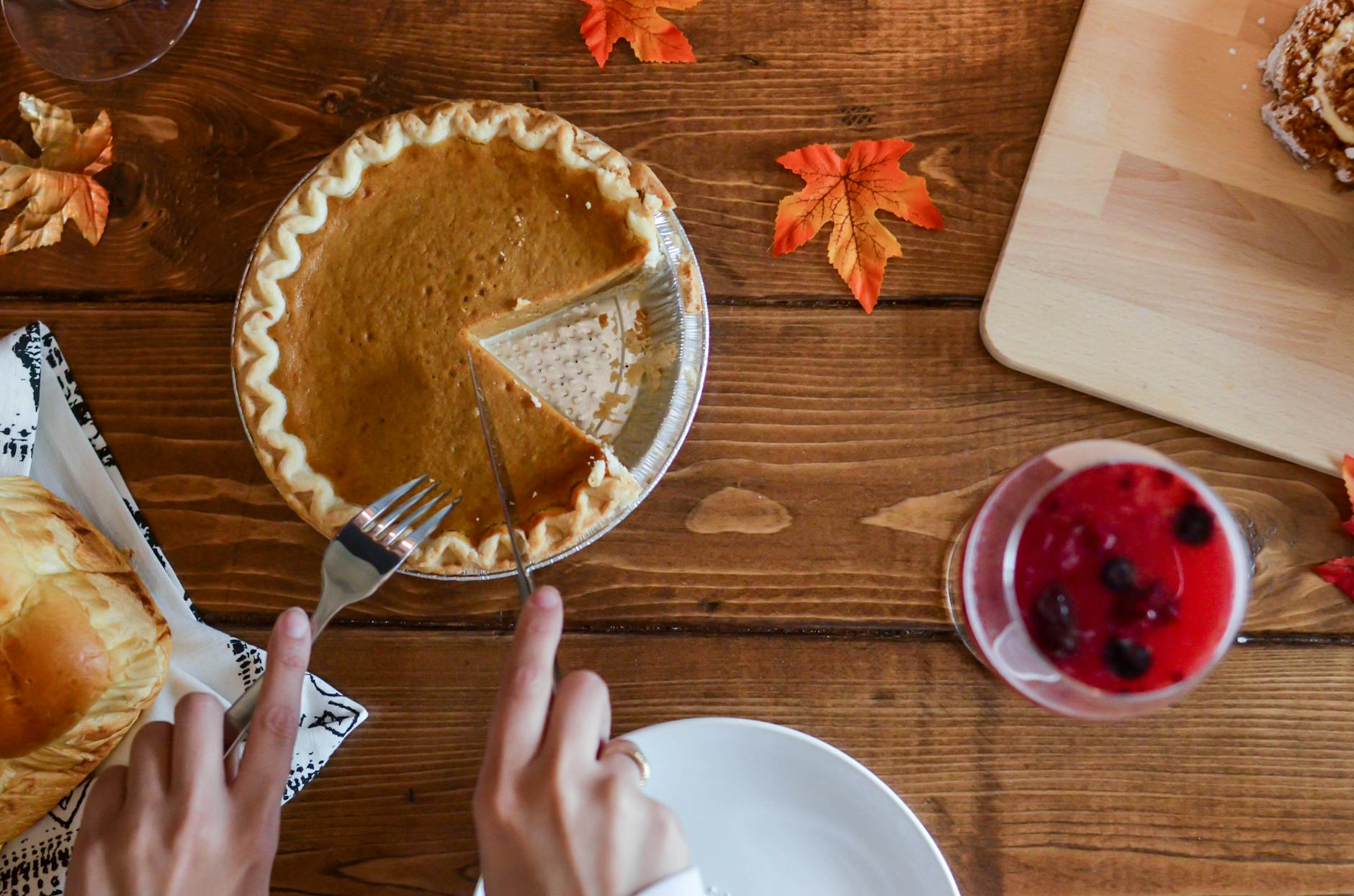 Homemade Fresh Pumpkin Pie: A Classic Autumn Dessert Homemade Fresh Pumpkin Pie: A Classic Autumn Dessert_image