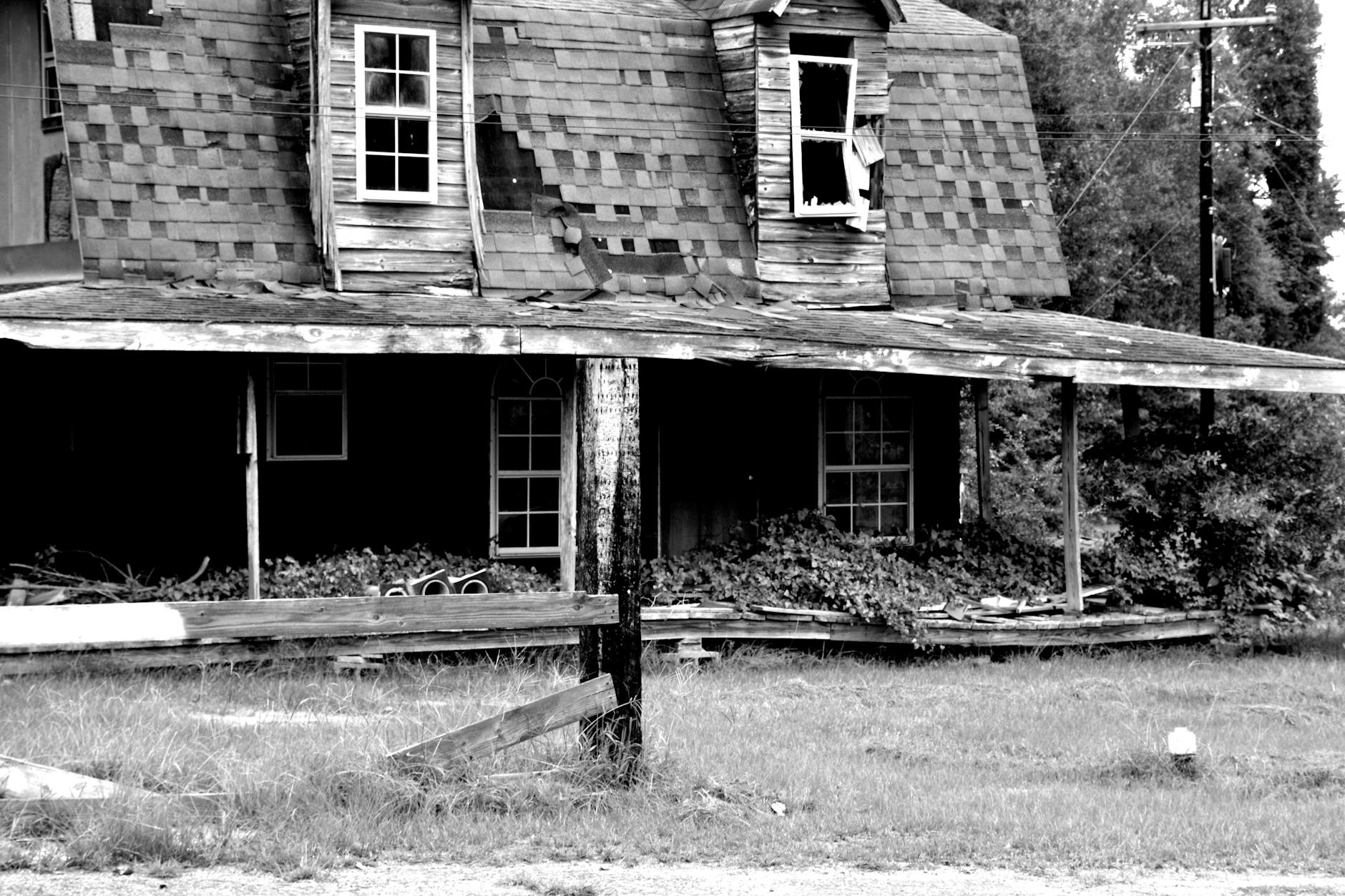 Roof Repair: How to Find and Fix Roof Leaks Roof Repair: How to Find and Fix Roof Leaks_image
