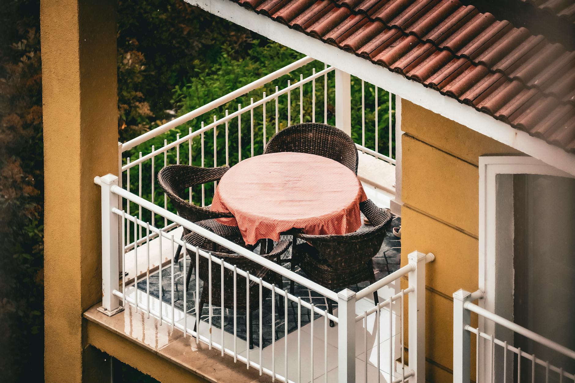 How to Create the Perfect Balcony Garden: Tips, Ideas & Planting Guides for Small Spaces How to Create the Perfect Balcony Garden: Tips, Ideas & Planting Guides for Small Spaces_image