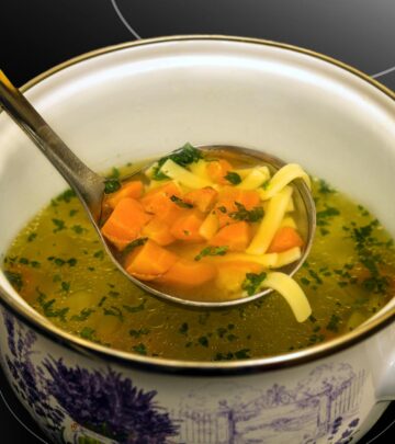 Quick and Easy Chicken Noodle Soup: A Comforting Homemade Recipe