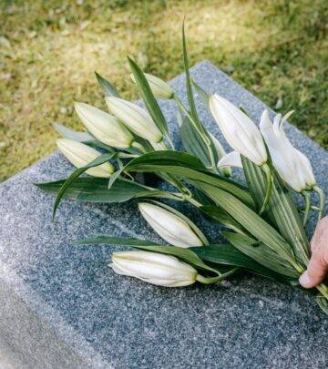 The Complete Guide to Growing Lilies: Planting, Care, and Varieties