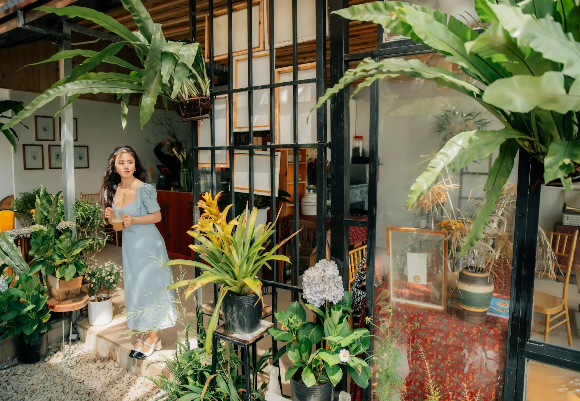 Transform your backyard into a vibrant retreat with creative concepts and stylish comfort.