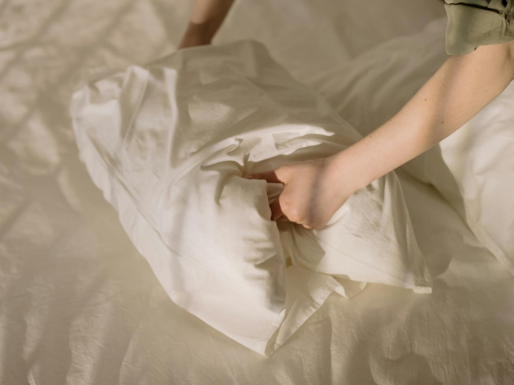 Essential Bedroom Cleaning Tips for a Refreshed Space Essential Bedroom Cleaning Tips for a Refreshed Space_image