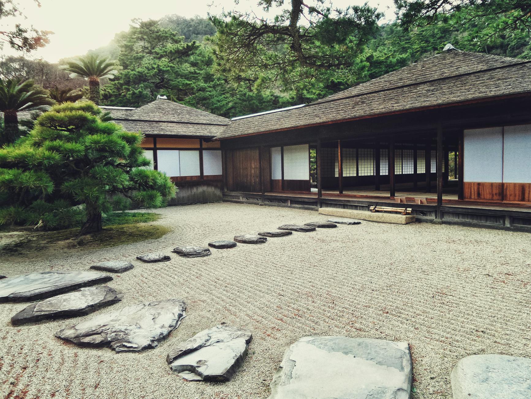 Creating a Zen Garden: A Path to Tranquility and Mindfulness Creating a Zen Garden: A Path to Tranquility and Mindfulness_image