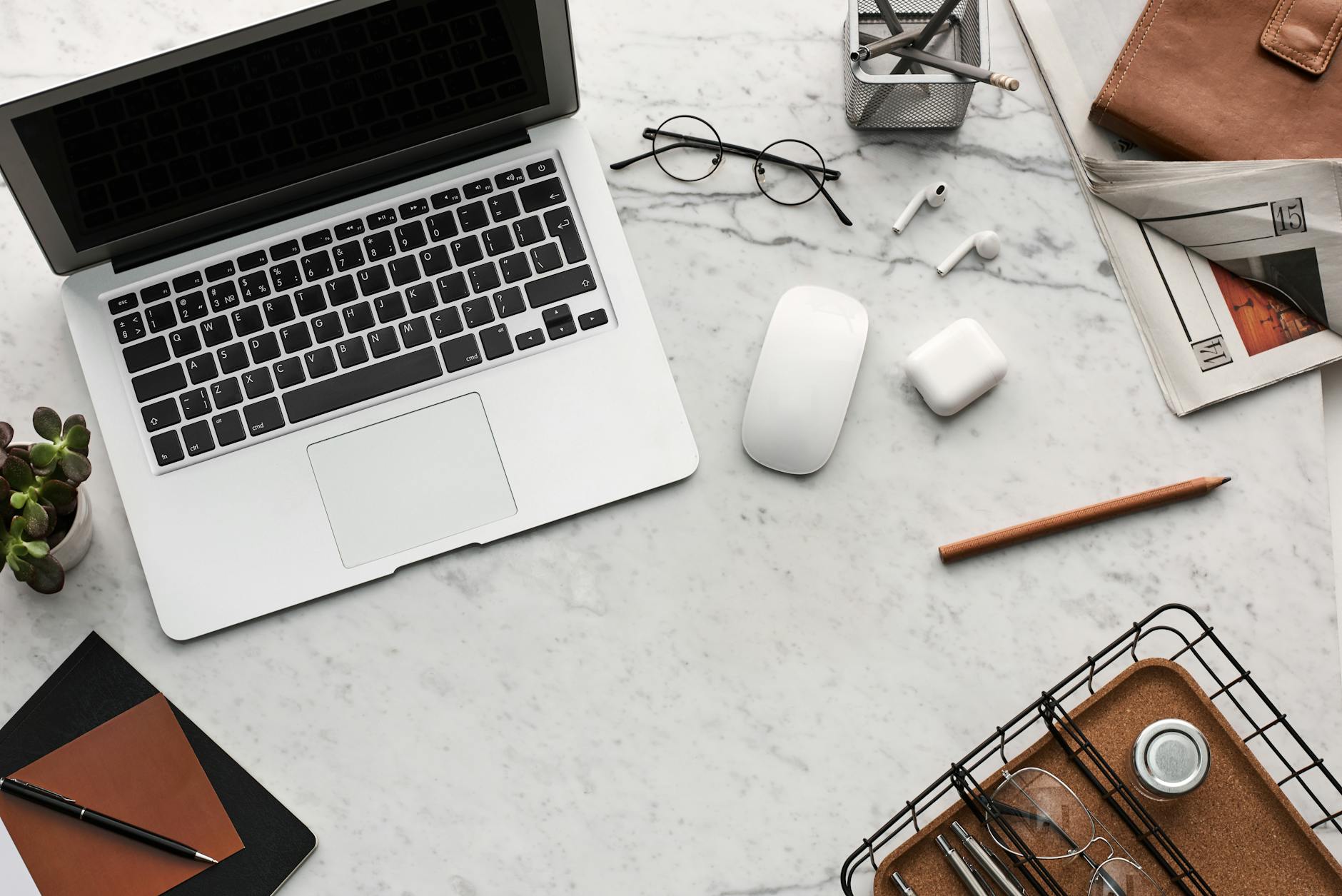 How to Clean Your AirPods and AirPods Case: A Complete Step-by-Step Guide How to Clean Your AirPods and AirPods Case: A Complete Step-by-Step Guide_image