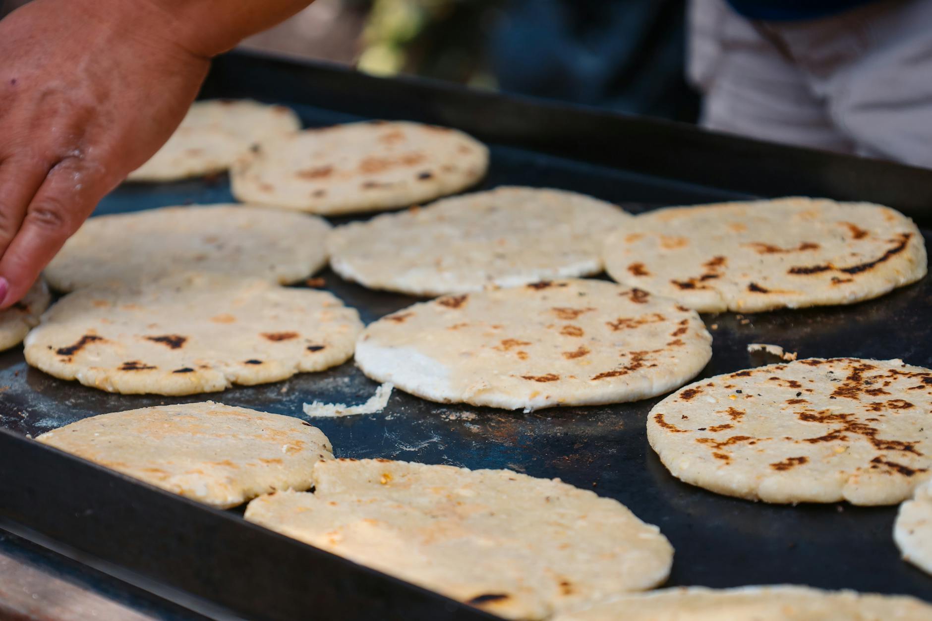 How to Make Classic Salvadoran Pupusas: A Complete Guide How to Make Classic Salvadoran Pupusas: A Complete Guide_image