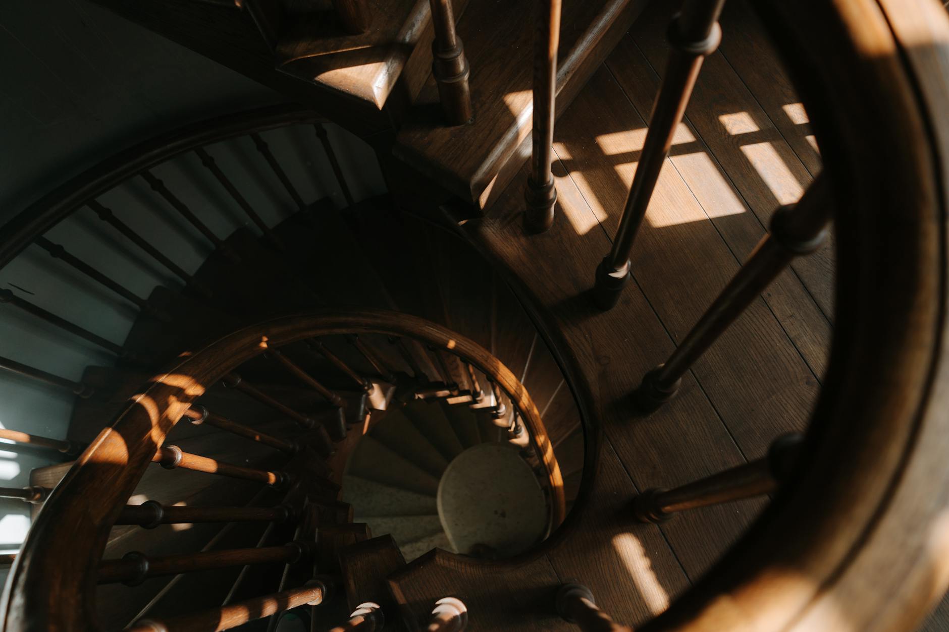 Essential Guide to Stair Railing Height Requirements Master safety and style by uncovering precise measurements for durable handrail setups today.