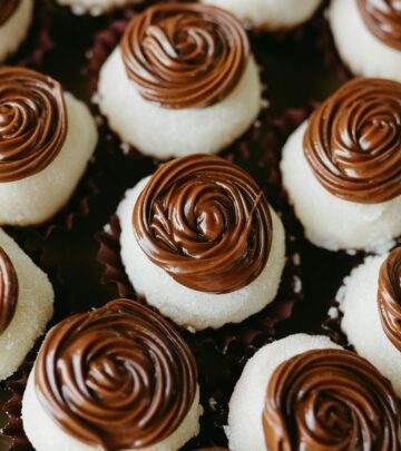 The Ultimate Guide to Creamy Chocolate Frosting: Tips, Techniques & Recipe