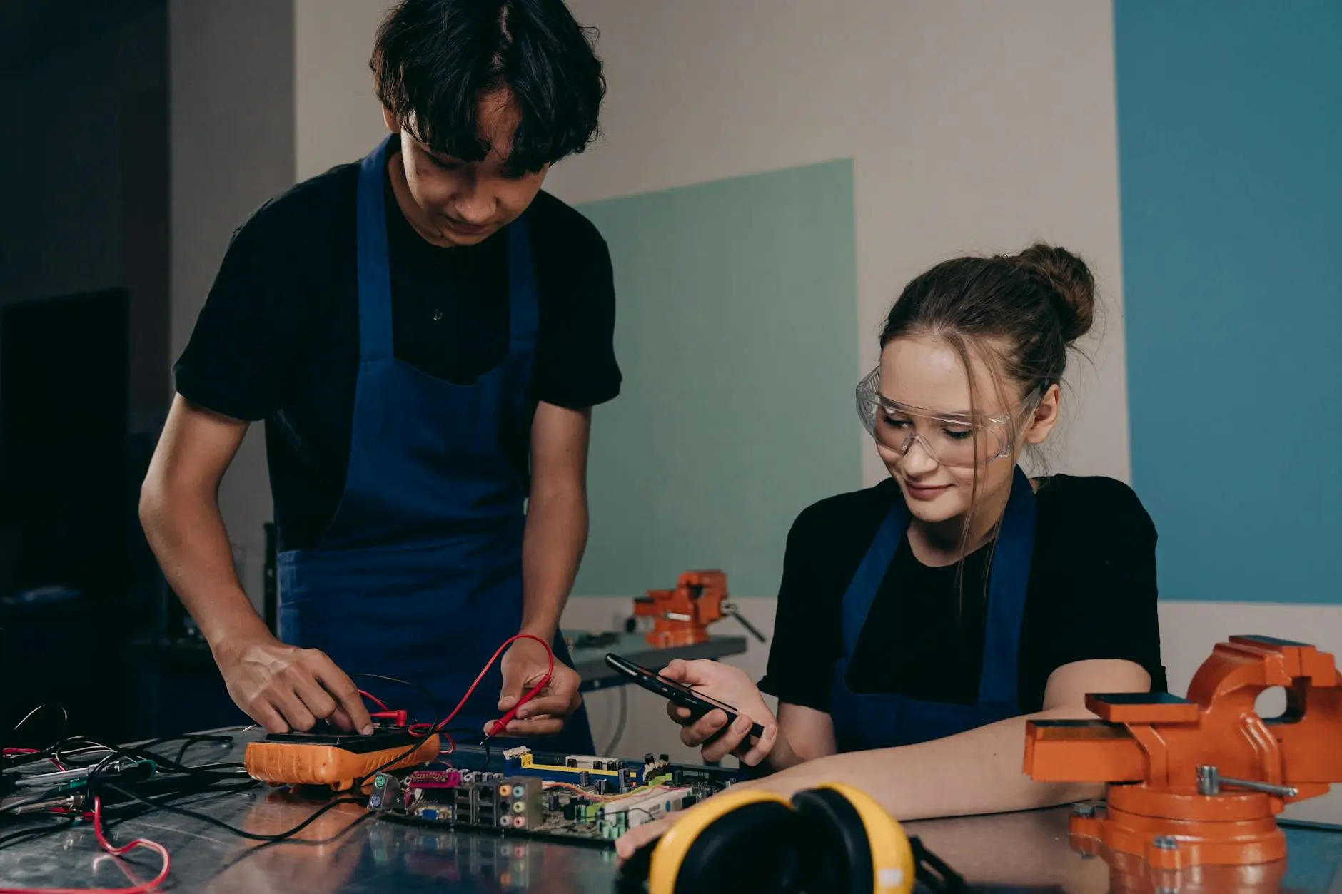 Best Multimeter For Home Use In 2025: 4 Essential Picks Find the perfect multimeter to troubleshoot electrical issues and tackle home DIY projects with confidence