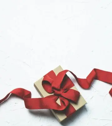 An inspiring collection of Christmas quotes to celebrate love, joy, and togetherness this holiday season.