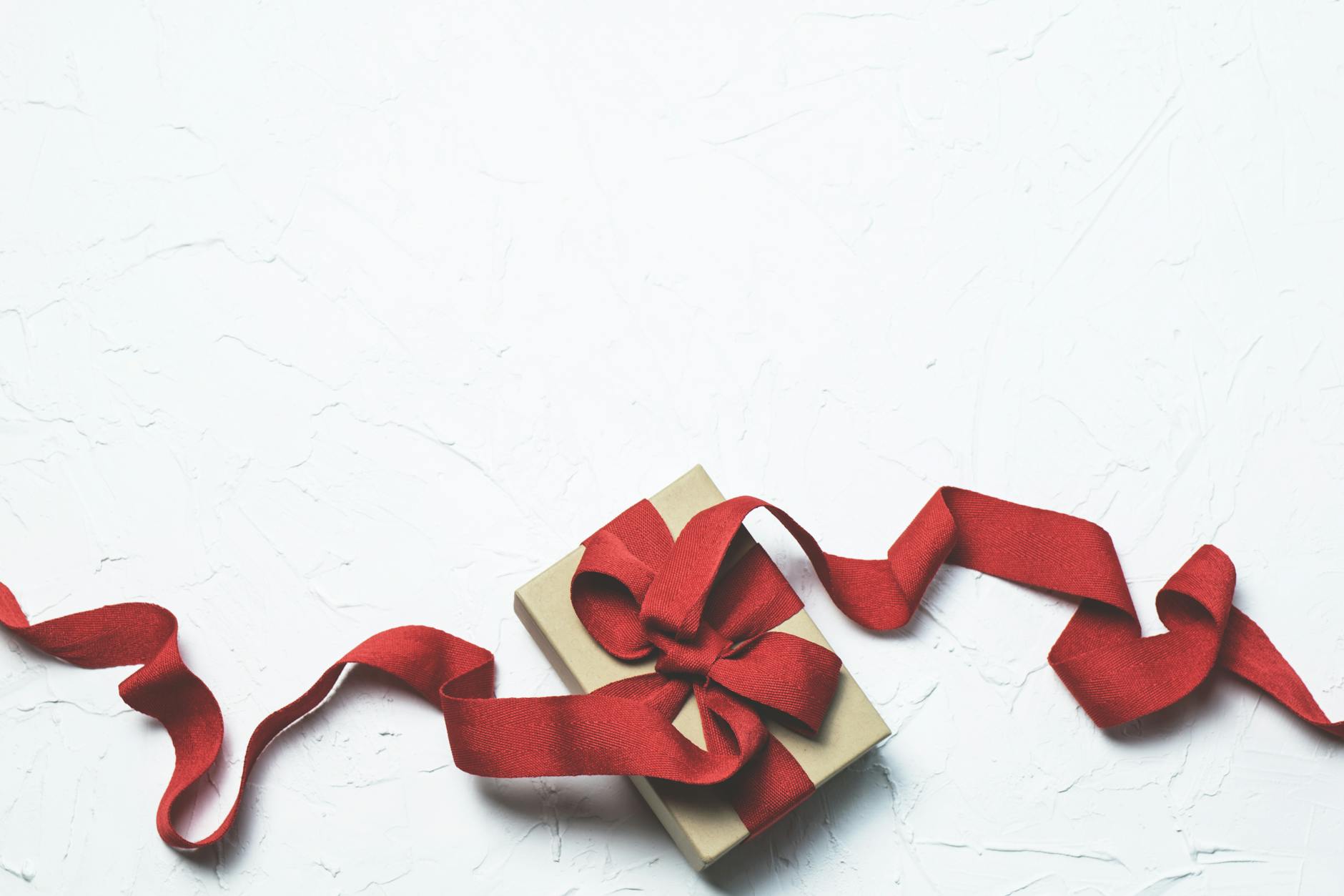 125 Heartwarming Christmas Quotes to Share with Loved Ones An inspiring collection of Christmas quotes to celebrate love, joy, and togetherness this holiday season.