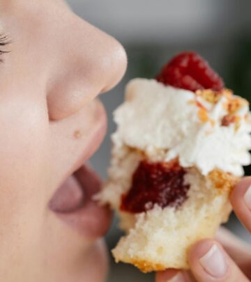 Cool Whipped Frosting: The Ultimate Light and Fluffy Cake Topping