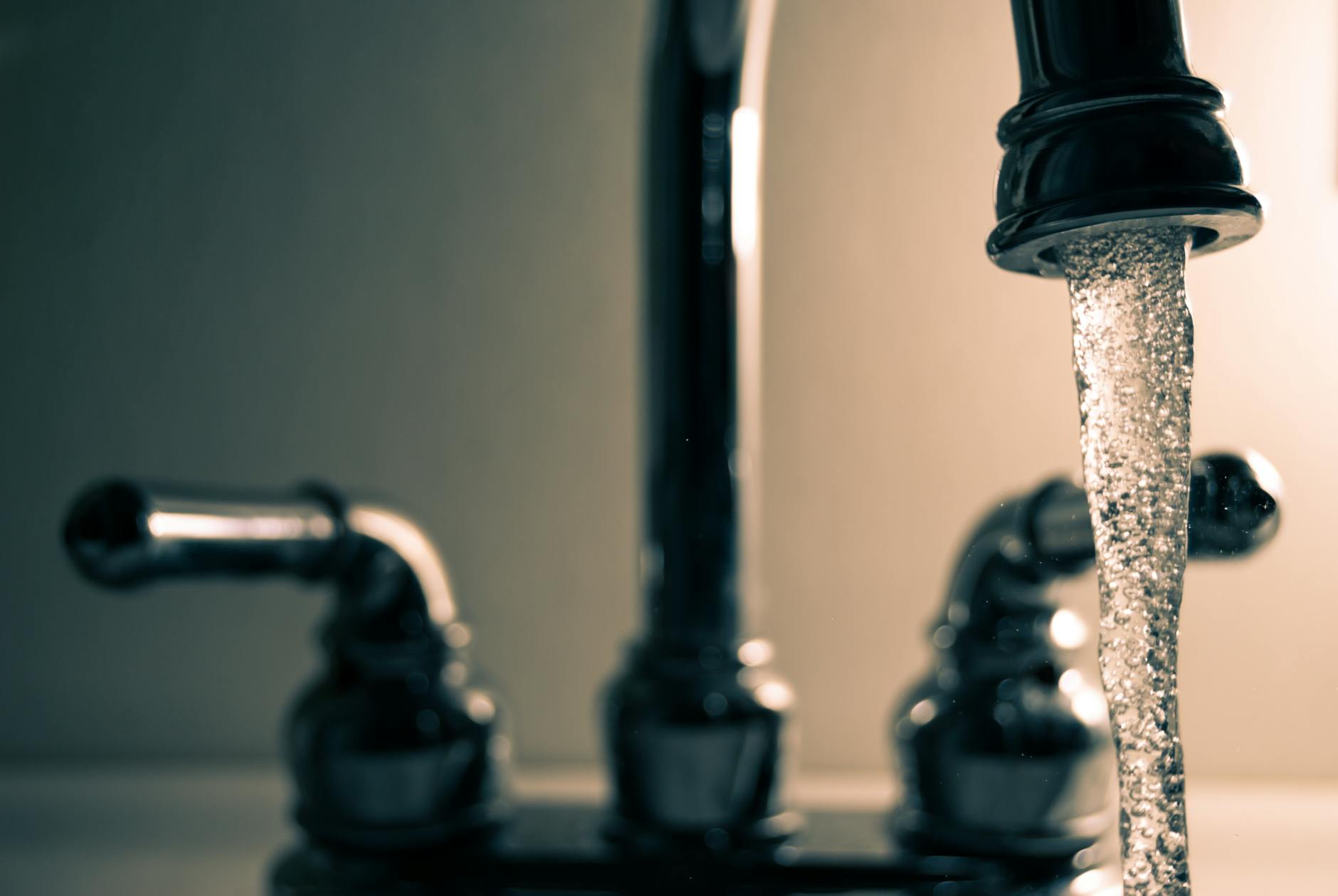 The Ultimate Guide to Cleaning a Stainless Steel Sink Transform your dull stainless steel sink into a sparkling masterpiece with simple household ingredients