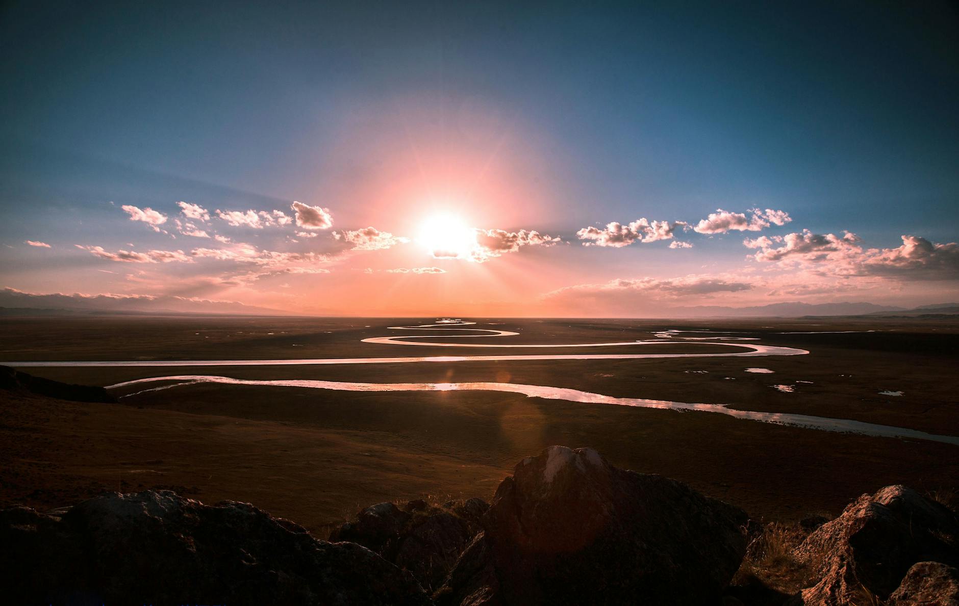 How Far Is Earth From the Sun? Understanding Astronomical Units and Our Place in the Solar System Explore Earth's dynamic relationship with the sun and how astronomers measure cosmic distances using astronomical units.