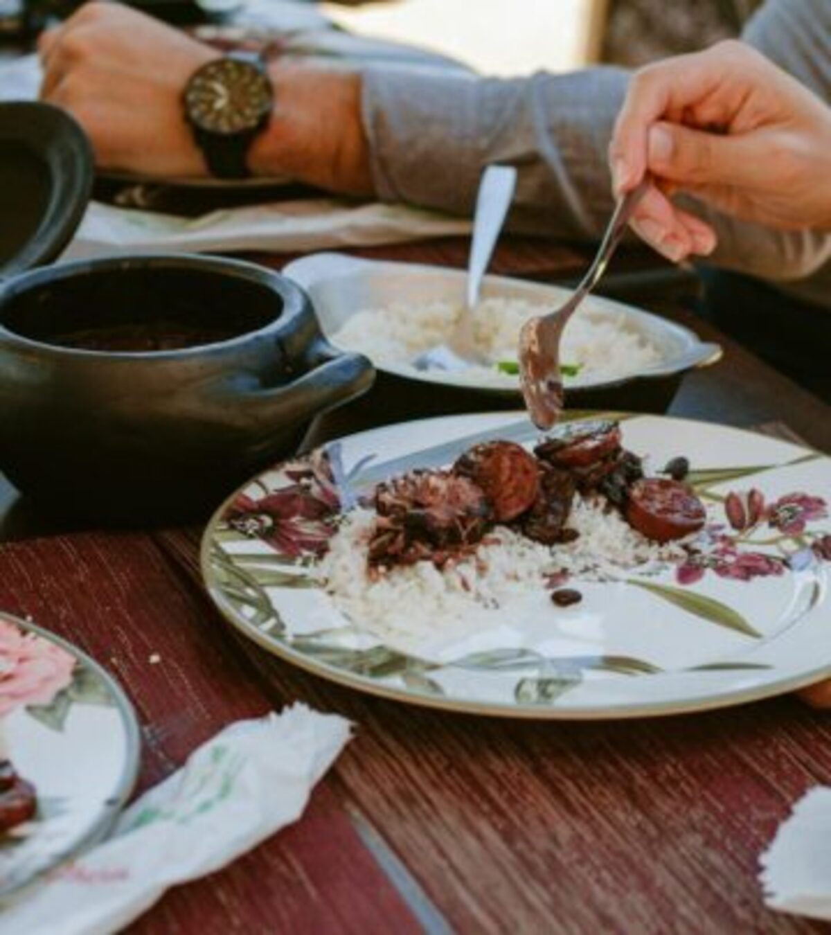 Brazilian Feijoada Recipe: Ultimate Guide To Authentic Stew Discover the iconic flavors, history, and step-by-step preparation of Brazil's national dish, Feijoada, a rich, meaty black bean stew.