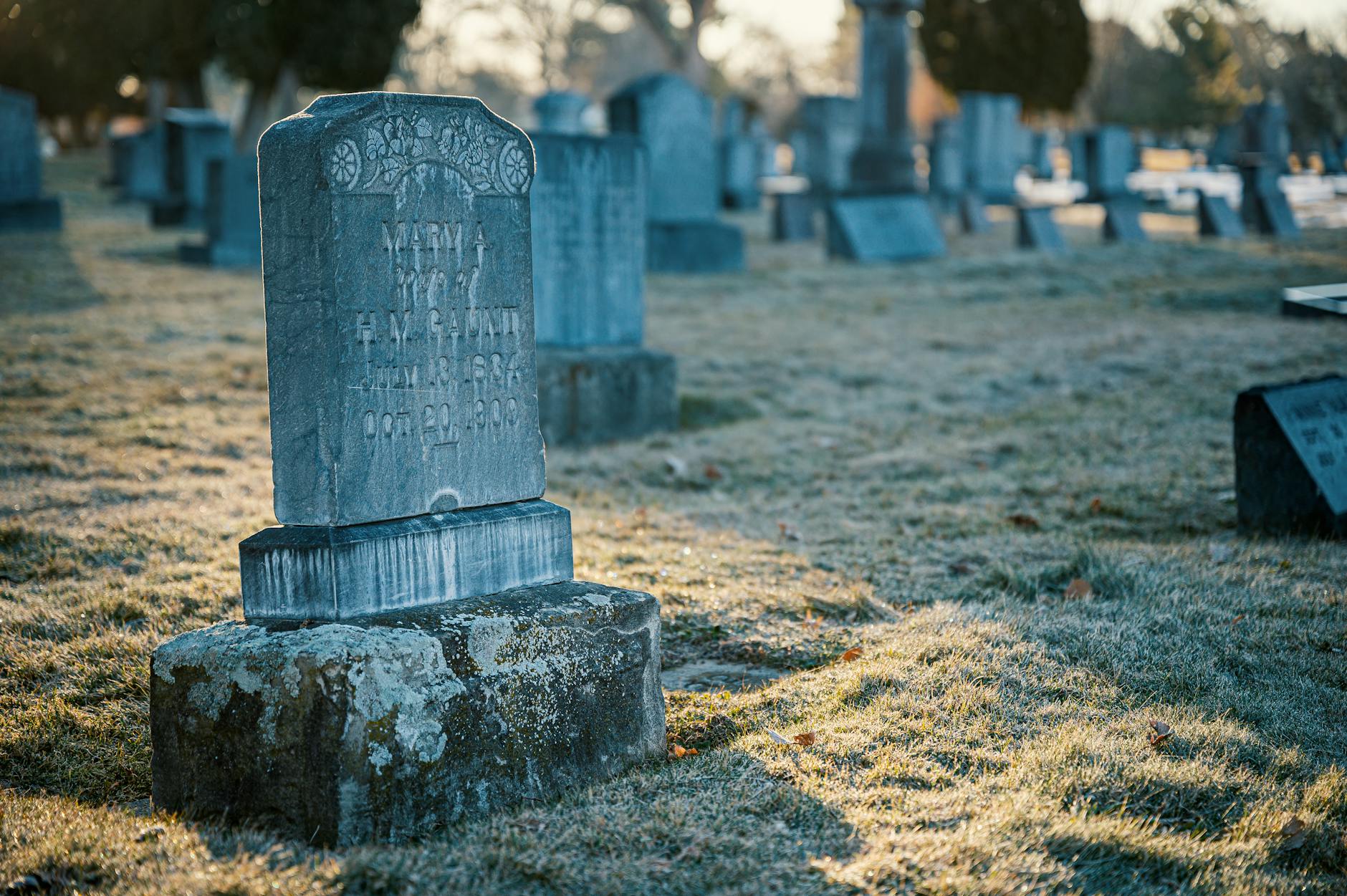 Tasteful Memorial Quotes and Headstone Epitaphs: Guidance and Inspiration Explore thoughtfully curated memorial quotes and epitaphs for headstones, with practical guidance and ideas for honoring loved ones.