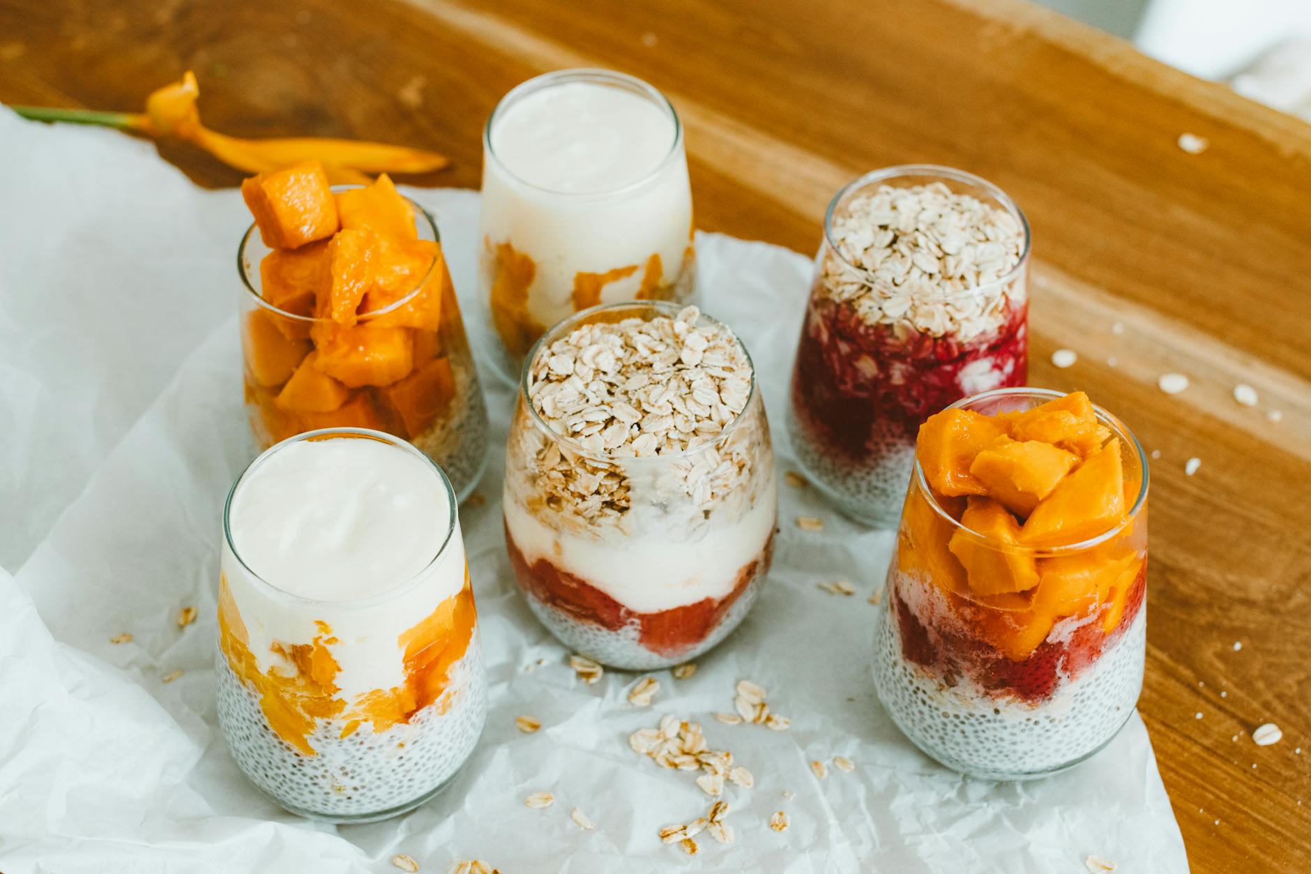 How to Make a Yogurt Parfait: Easy, Delicious, and Nutritious Layers for Any Time of Day Transform simple ingredients into a stunning yogurt parfait—perfect for breakfast, snacks, or healthy dessert—using quick layering techniques.