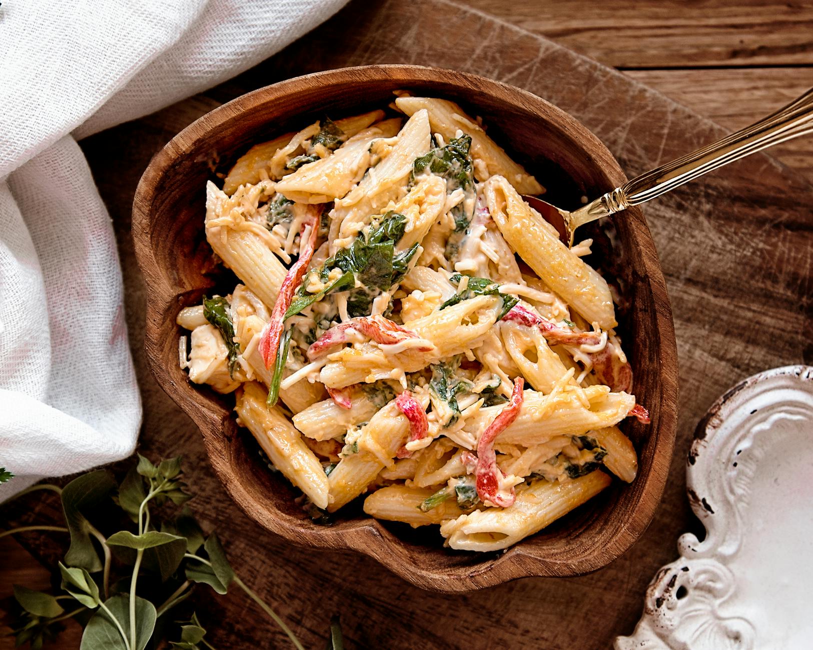 Bacon Ranch Pasta Salad: A Flavorful Classic for Every Occasion A hearty, crowd-pleasing pasta salad bursting with bacon, ranch, and fresh ingredients—perfect for potlucks and family gatherings.