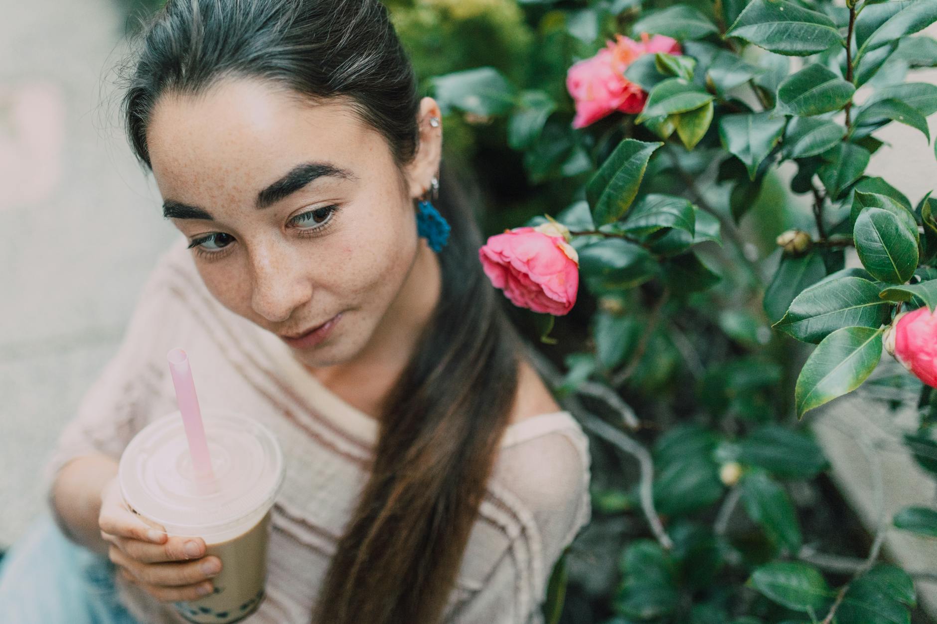 When Do Camellias Bloom? Understanding Their Seasonal Splendor Unlock the secrets of camellia bloom times, variety selection, and expert care tips for show-stopping winter and spring flowers.