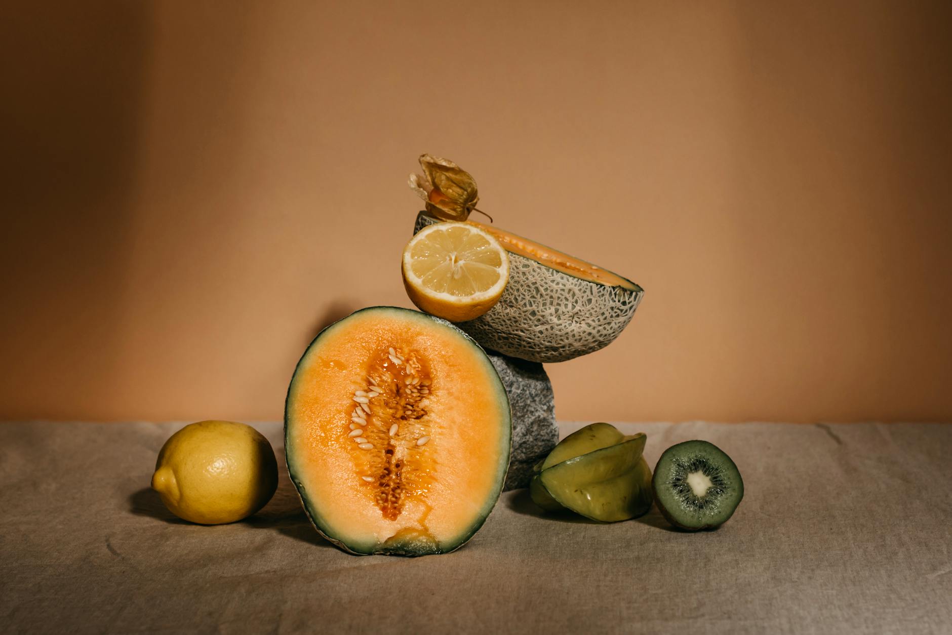21 Cantaloupe Varieties: A Guide to Unique Muskmelon Cultivars Discover 21 diverse cantaloupe varieties and learn how to choose the best specialty muskmelons for your climate and taste.