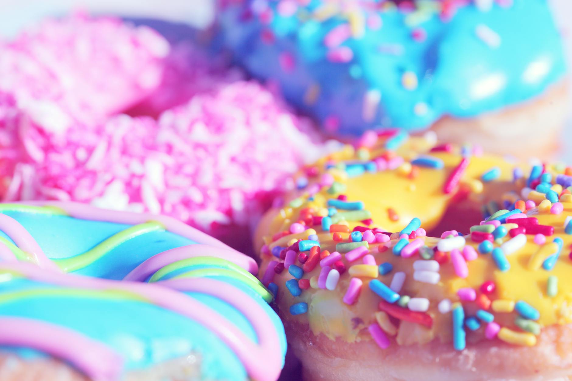 Crispy and Creamy Doughnuts: The Ultimate Homemade Recipe Guide Master the art of homemade doughnuts with this step-by-step guide to making perfectly crispy and creamy treats every time.