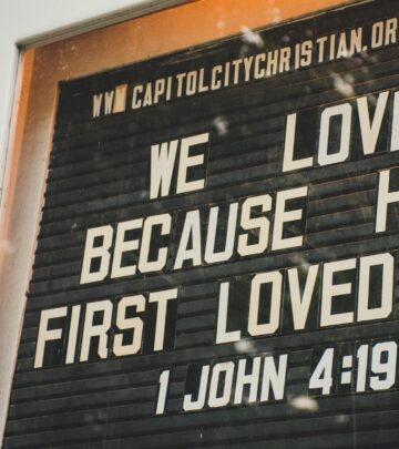 28 Encouraging Bible Verses About Courage and Strength
