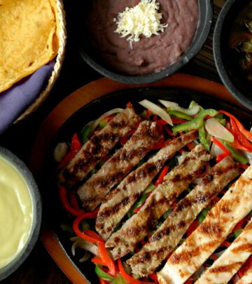 Slow Cooker Steak Fajitas: Easy, Flavorful, and Crowd-Pleasing