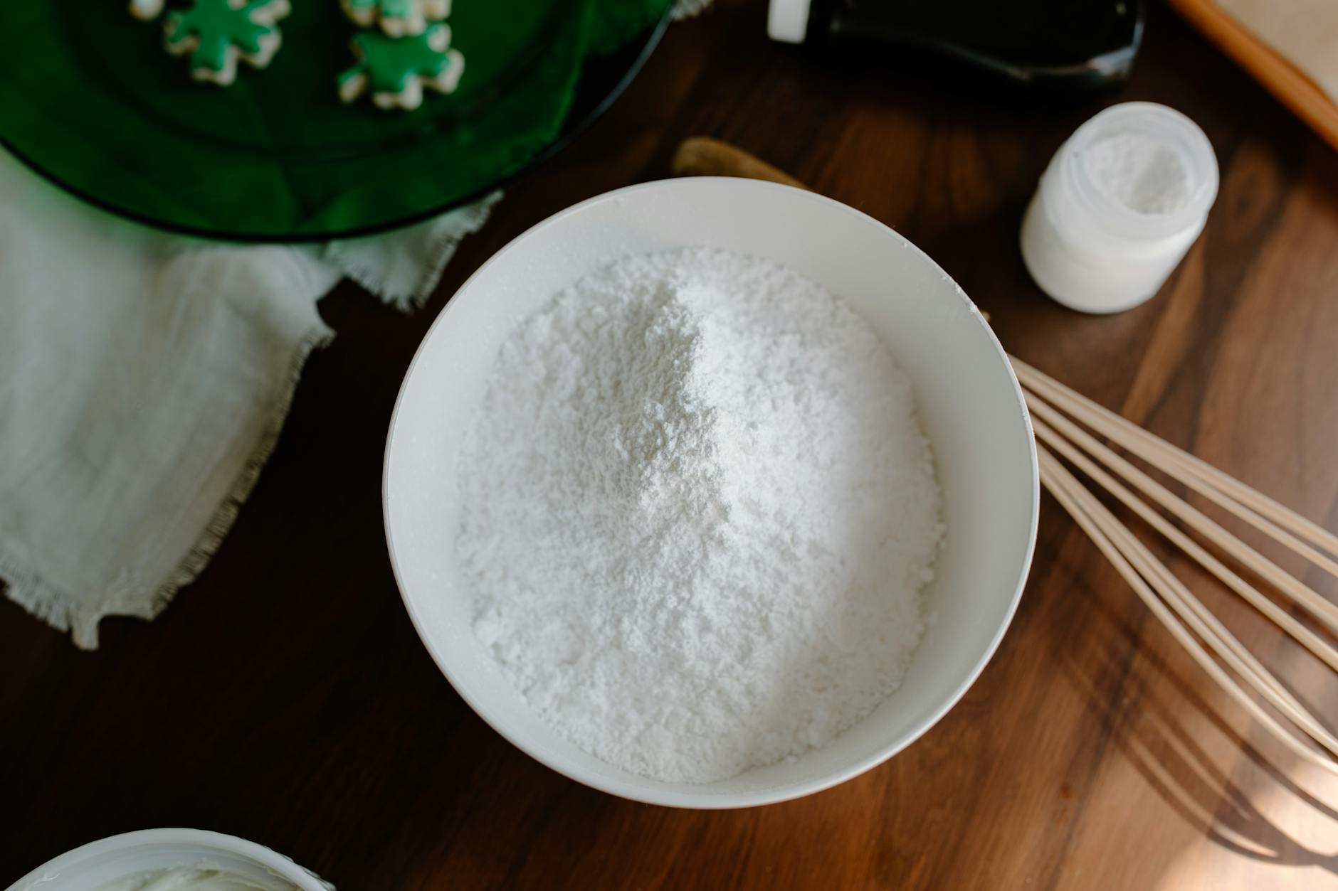 Discover the magic of making fluffy, delicious cakes with just cake mix and soda—no eggs, oil, or stress needed!