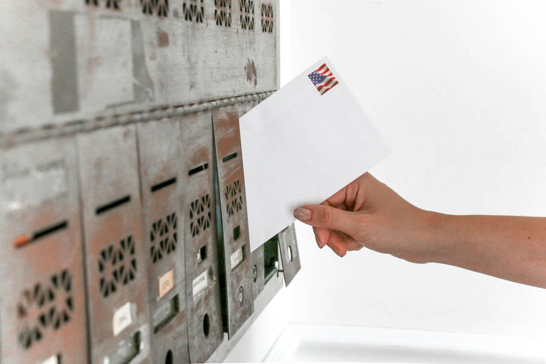 Veeders Mailbox: Strength, Security, and Timeless Design for Modern Homes Discover the resilience and refined engineering behind Veeders Mailbox—a union of robust steel, meticulous craftsmanship, and modern security.