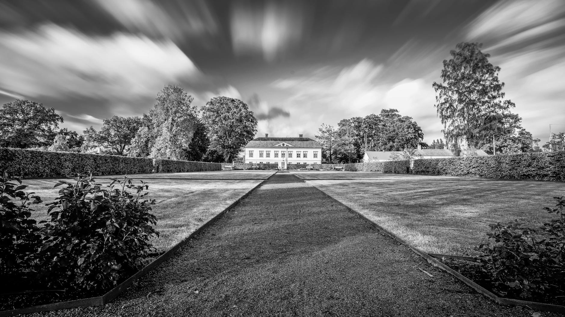 Northern Star: Exploring the Allure of Sweden’s Distinctive Gardens Discover the serene yet striking beauty that defines Swedish garden design, where nature and innovation converge.