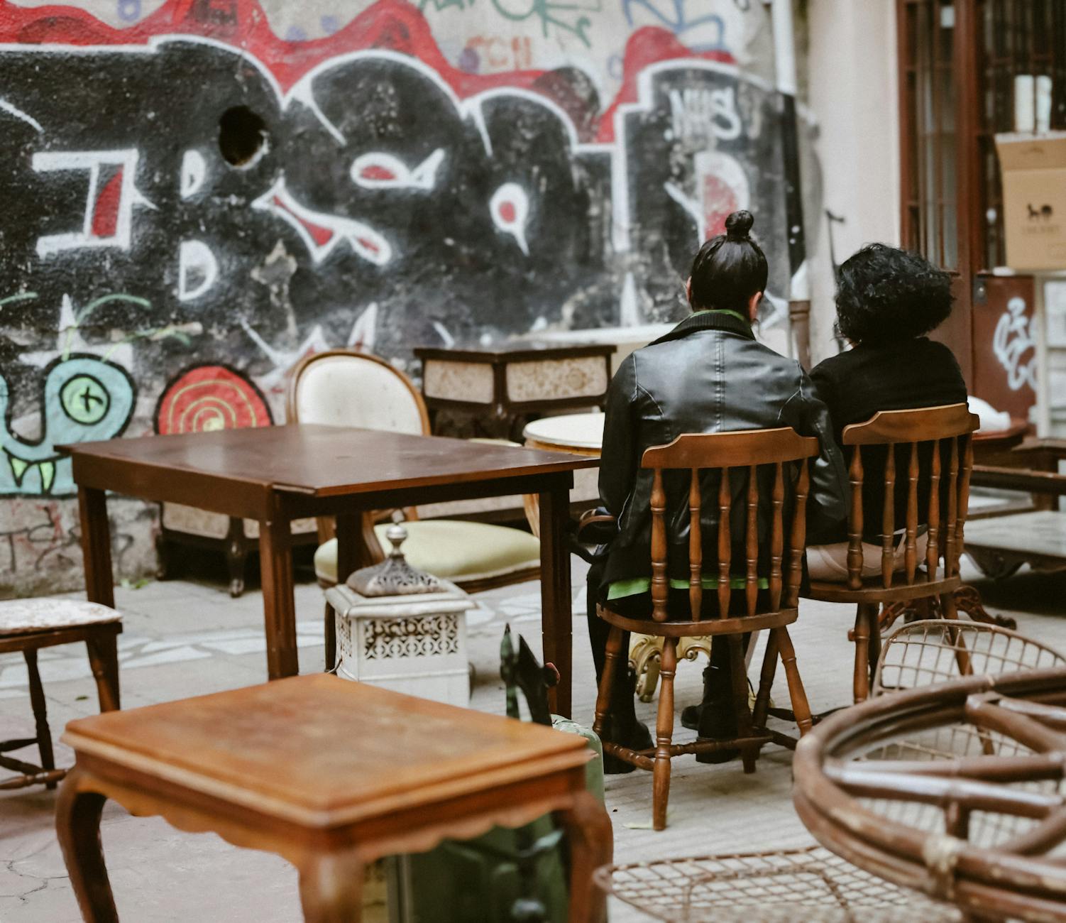 150 Deep Questions to Strengthen Your Connections Meaningful conversations that help you truly understand the people in your life