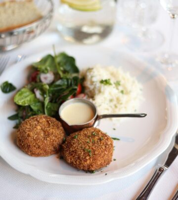 The Ultimate Homemade Crab Cakes: Golden, Crispy, and Packed with Flavor