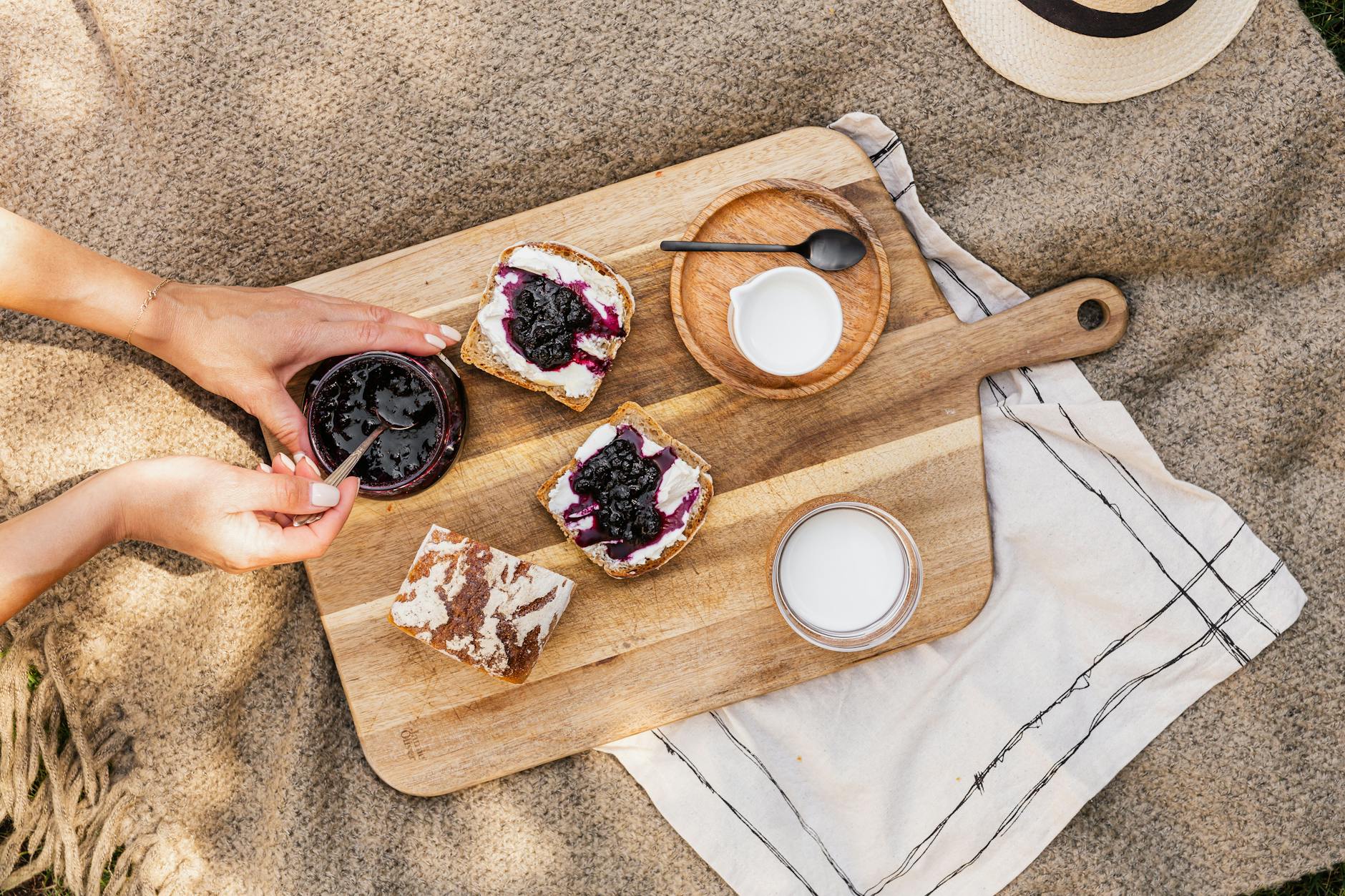 Easy Small-Batch Blueberry Jam: Homemade Flavor, Minimal Effort A spoonful of summer fruit sweetness that elevates toast, yogurt, and baked treats.