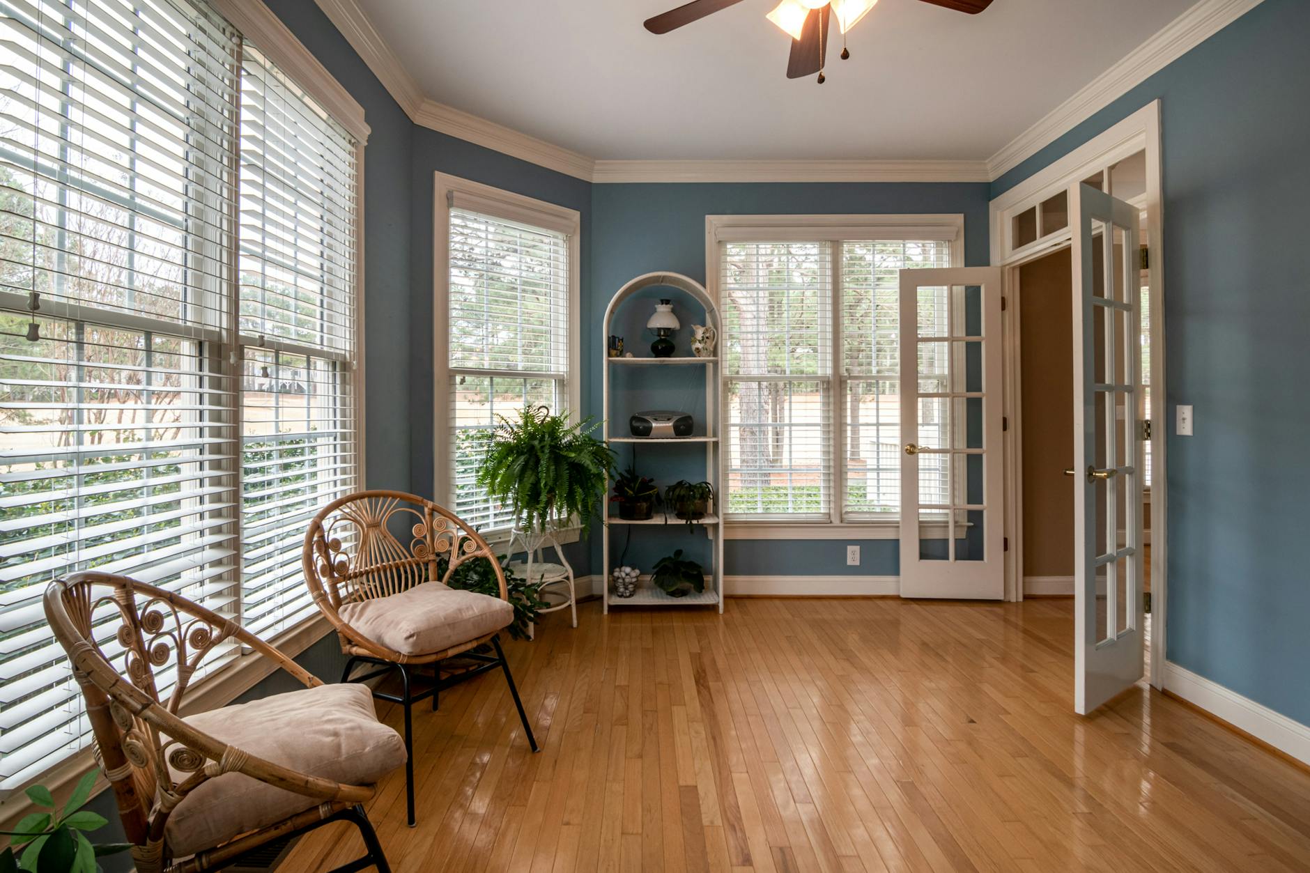 Transform corners into green havens with a compact piece built to last.
