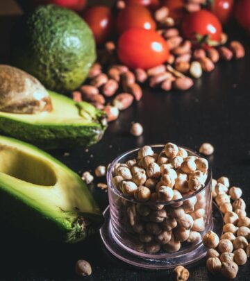 Mediterranean Chickpea Salad: A Flavorful, Protein-Packed Favorite