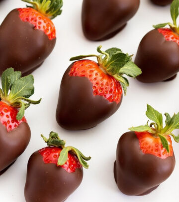 How to Make Chocolate-Covered Strawberries at Home